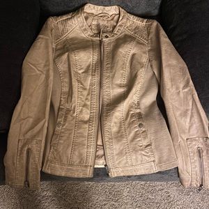 Small women’s rustic tan Sebby Collection coat.